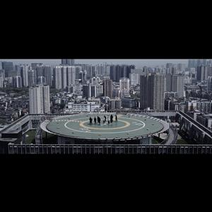 我解开胸罩喂男朋友吃奶
